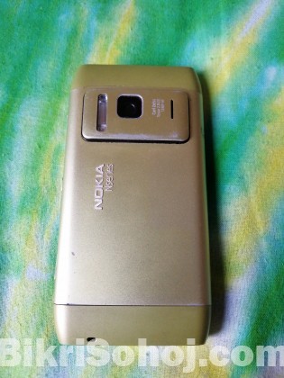 Nokia N8